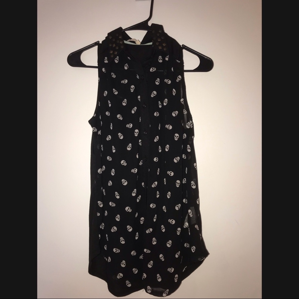 Black skull blouse